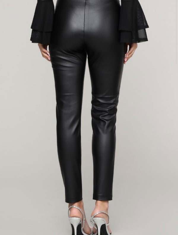 Black leather pants - Mesmeric Chic 