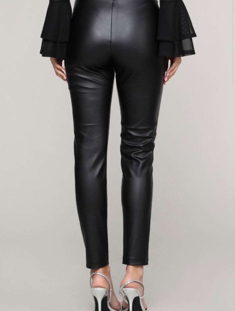 Black leather pants - Mesmeric Chic 